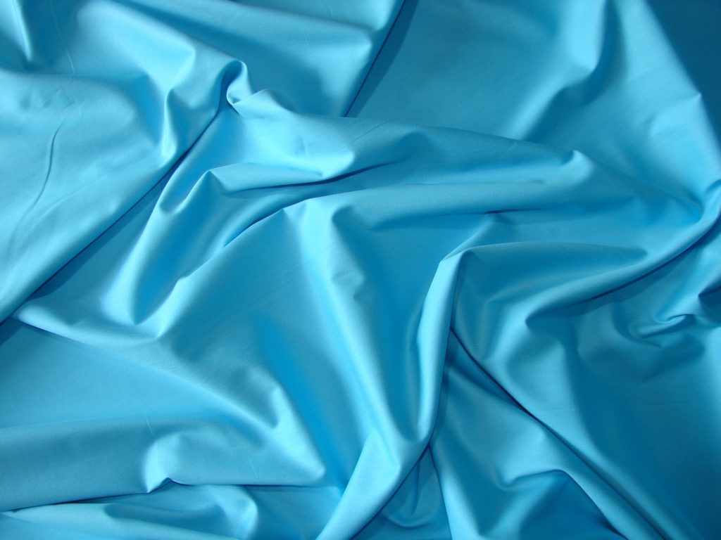 Сатиновое постельное белье голубого цвета