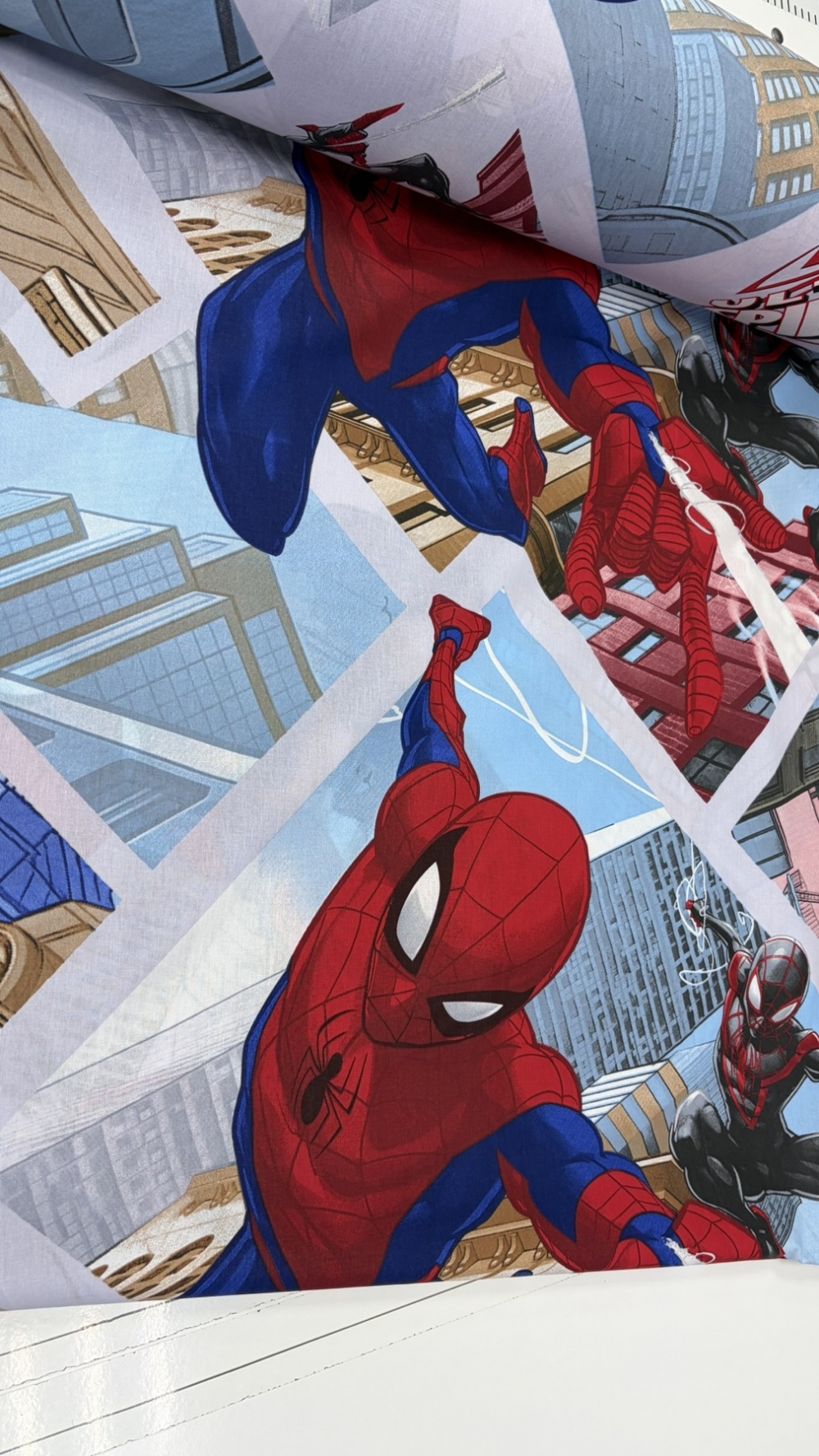 Постельное белье Паук Питер Паркер подростковое на резинке — изображение 2